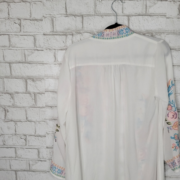 Impressions Embroidery Kimono - Size Medium - Picture 11 of 14